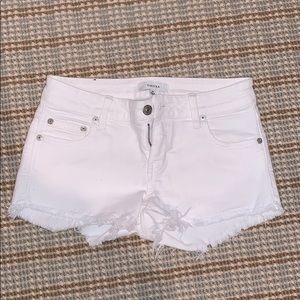 Aritzia Talula white jean shorts size: 26